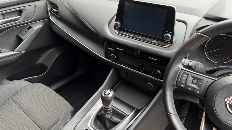 Nissan Qashqai 1.3 DiG-T MH Acenta Premium 5dr Petrol Hatchback